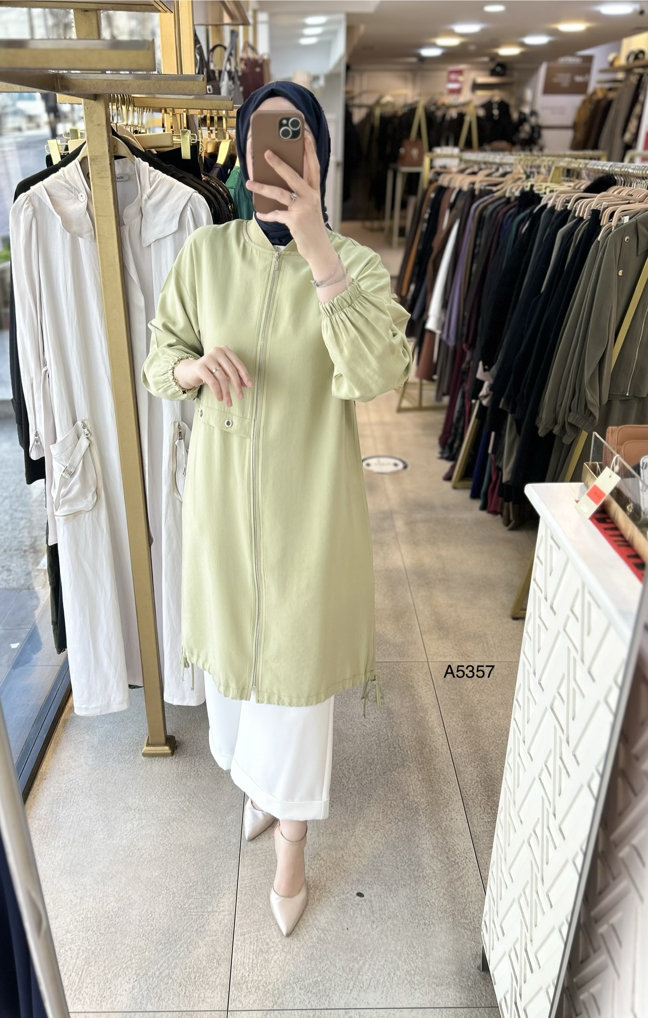 A5357 Kolları Lastikli Fermuarlı Kap