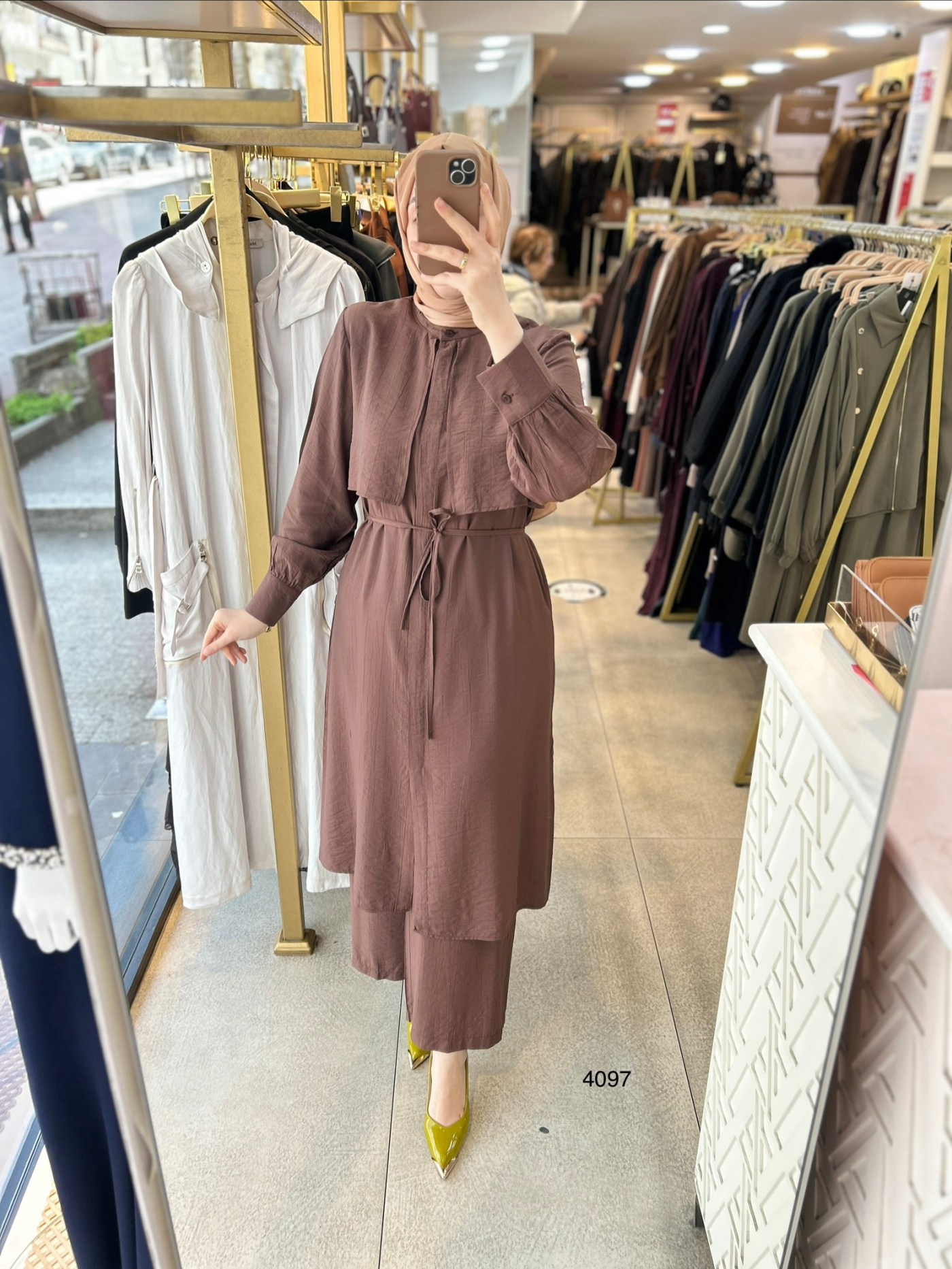 4097 Belden Bağlamalı Pantolonlu Takım