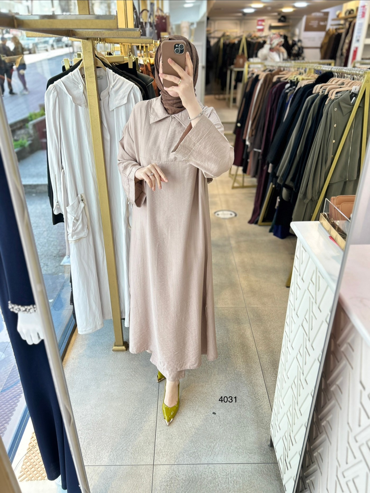 4031 Gömlek Yaka Detaylı Takım