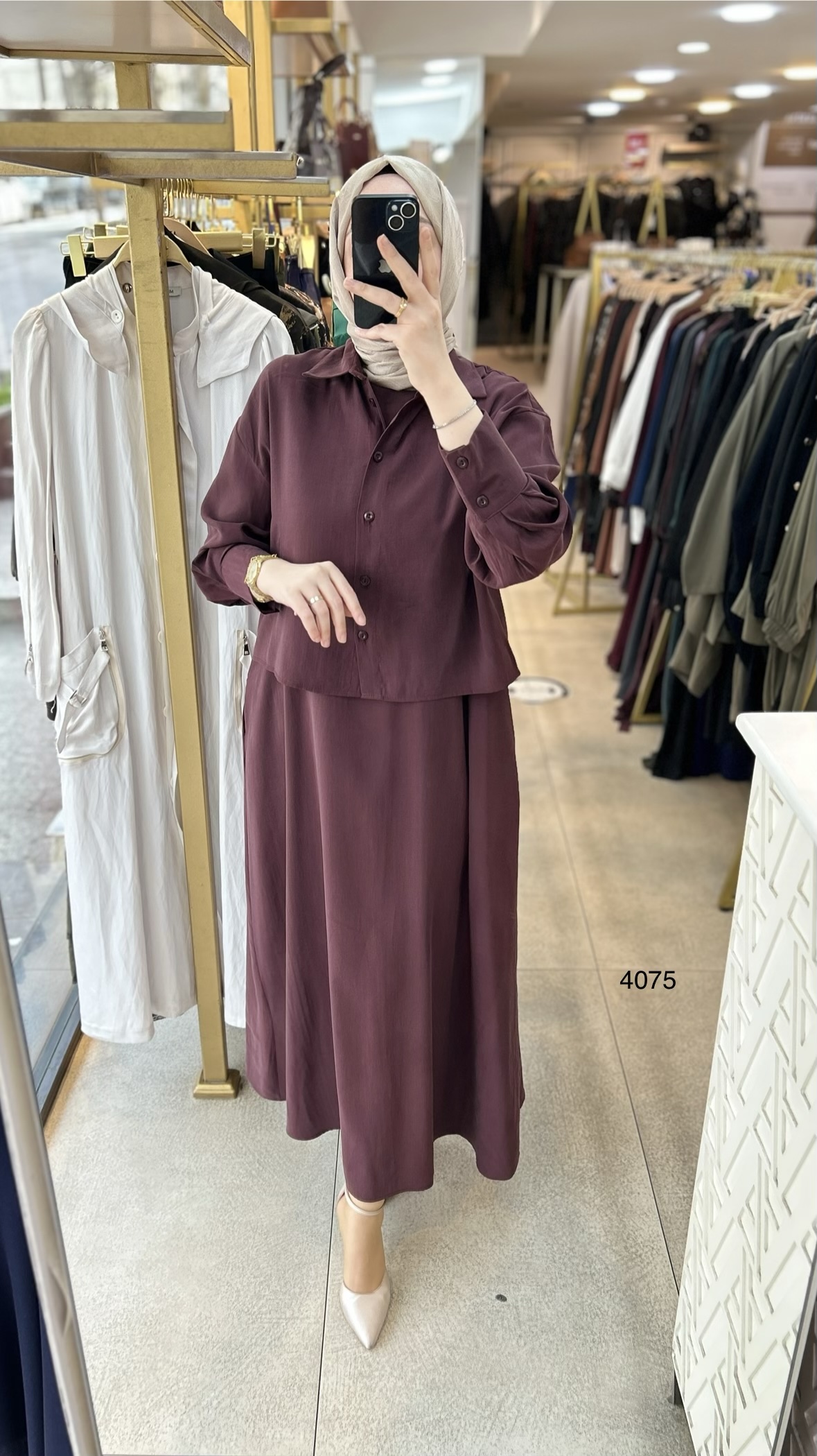 4075 Üstü Gömlekli Elbise