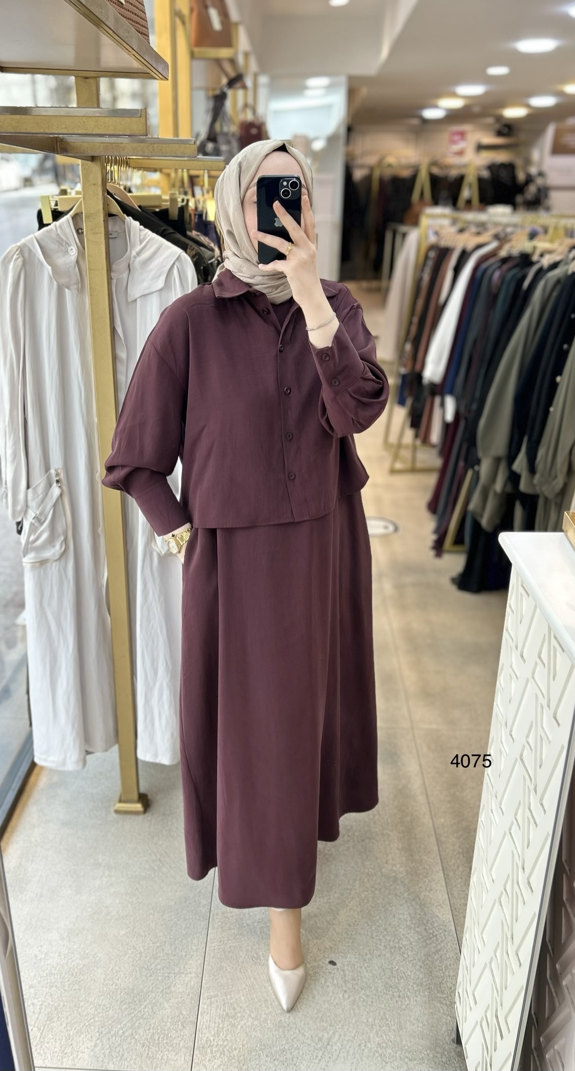 4075 Üstü Gömlekli Elbise