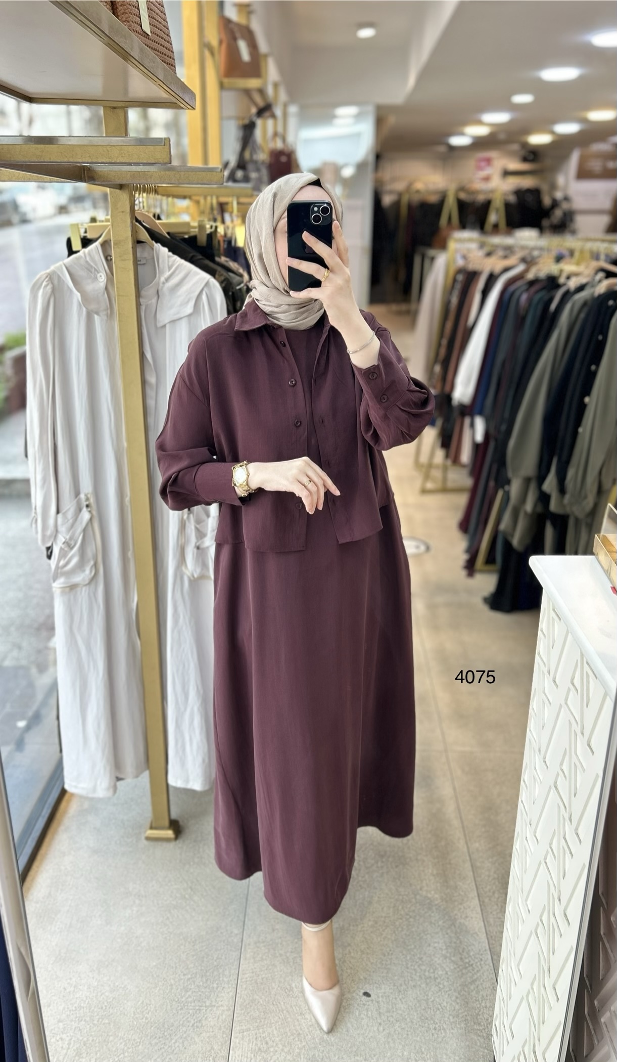 4075 Üstü Gömlekli Elbise