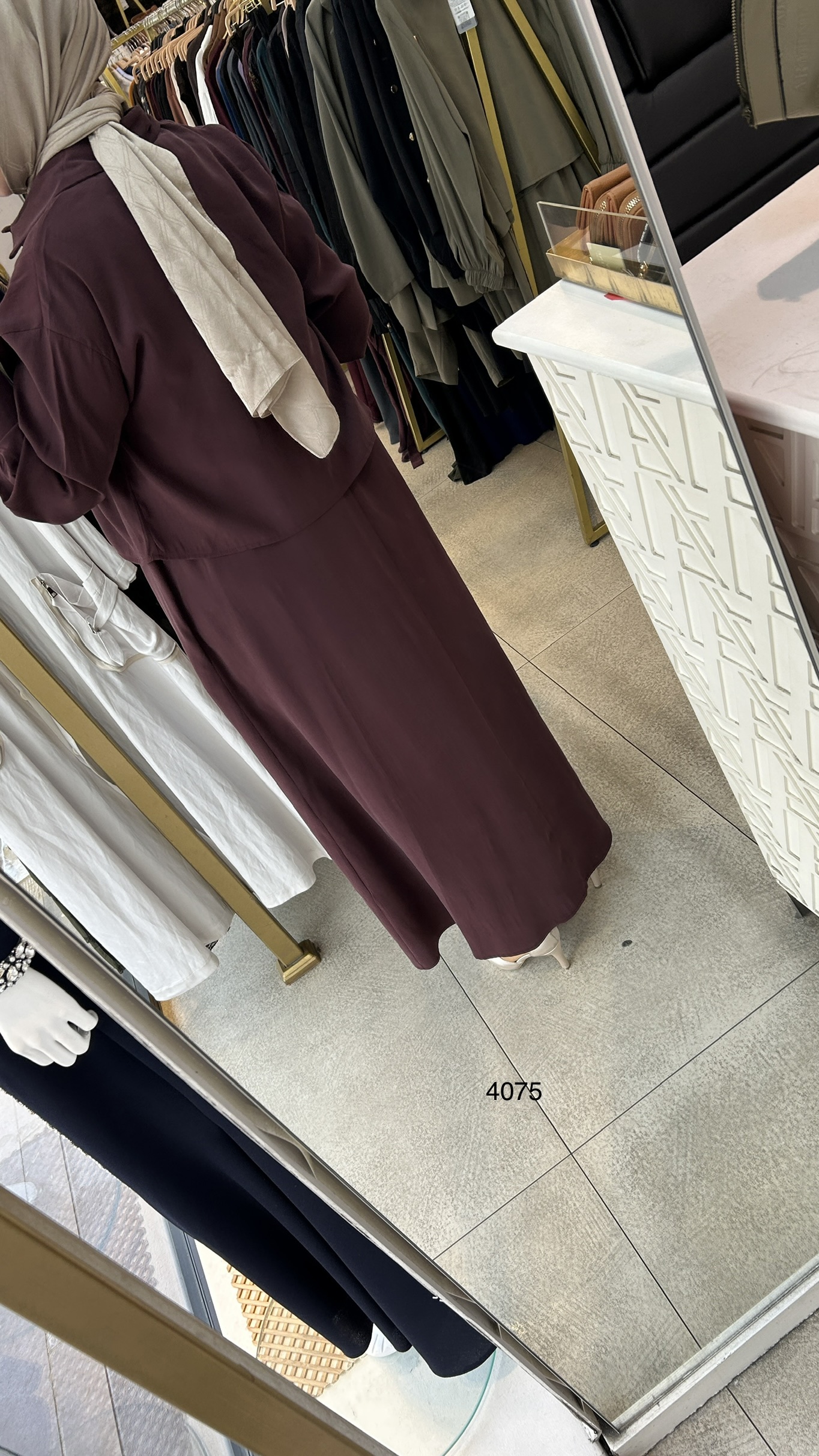 4075 Üstü Gömlekli Elbise